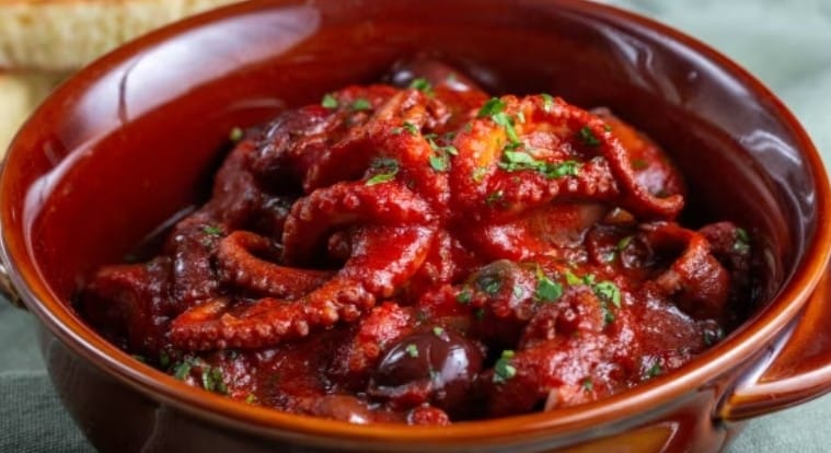 Moscardini Luciana (baby octopus in tomato sauce)